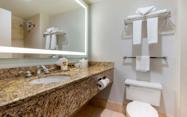 Best Western Plus Bayside Inn