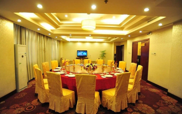Fuyang Jinggong Hotel