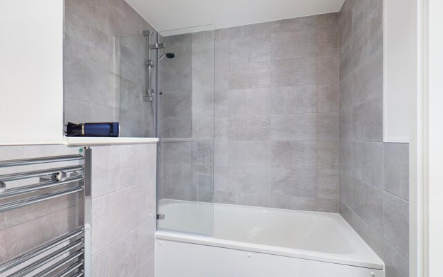 Superb 2BD Apartment in Salford With a View