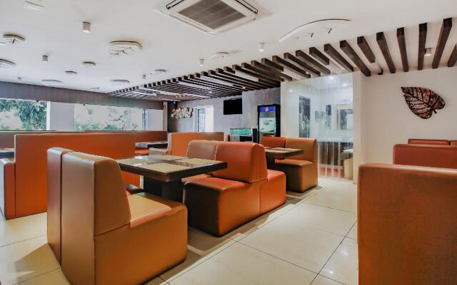 CAPITAL O76170 Hotel Mayukha