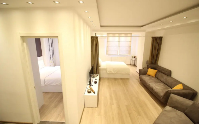 Maxela Rooms & Suites