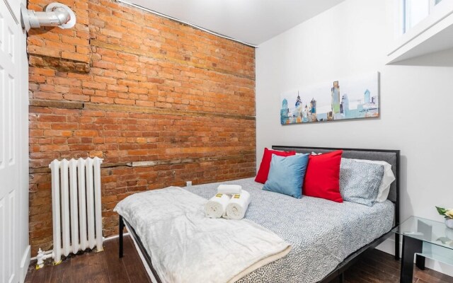 2BR Apt w King Bed Netflix - Near Downtown