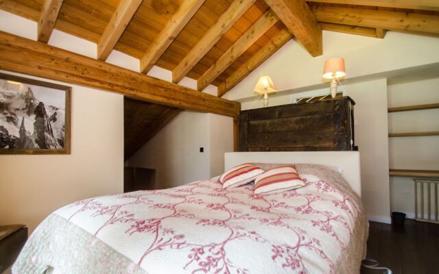 Cozy Chalet in Rhone Alpes With Terrace