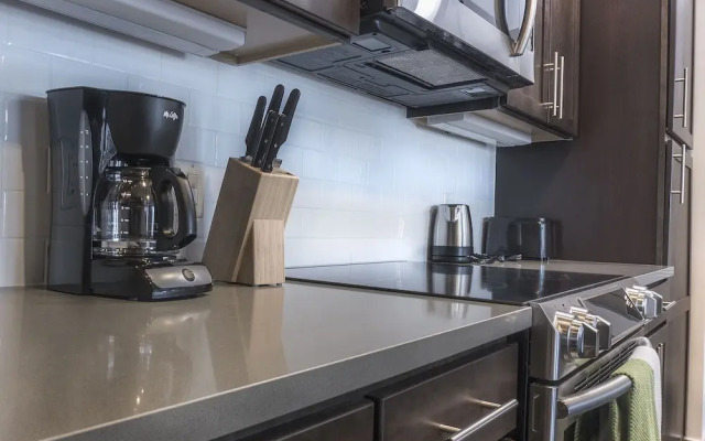 Heaven on Nashville Furnished Apartments