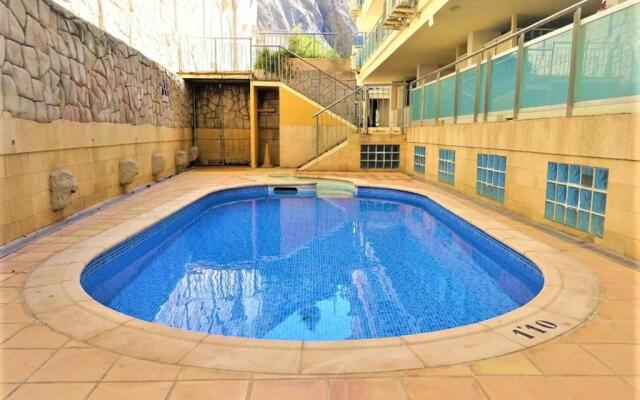1st Line Daniya APT - Solarium Terrace & Pool