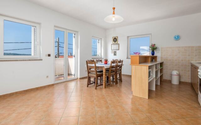Beautiful Home in Barbat-rab With Wifi and 2 Bedrooms
