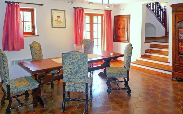 Sprawling Villa in Saint-tropez With Swimming Pool