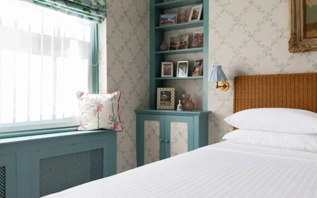 Westbourne Park Road Xvii by Onefinestay
