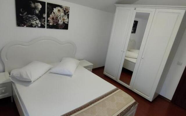 "Apartament"-Casa Genius
