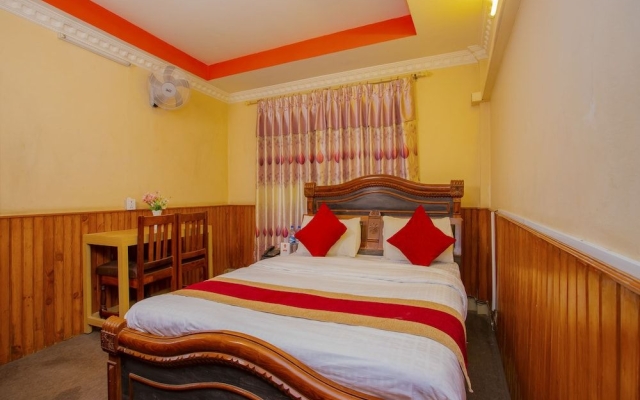 OYO 305 Hotel Gauri