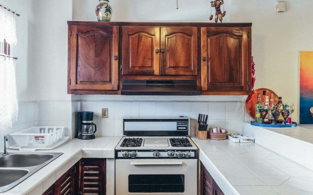 Ocean View 2Br Condo-balcony-beach-pool - 604