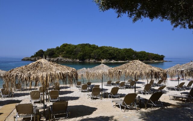 Prima Vista Beachfront Boutique Hotel