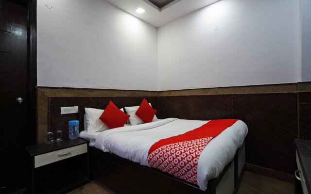 OYO 49019 Aasha Residency