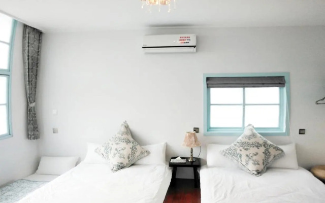 Little Time Guesthouse