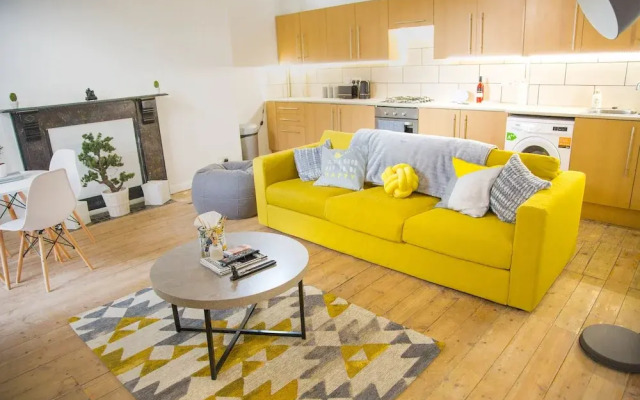 Spacious Two Bed in Hackney