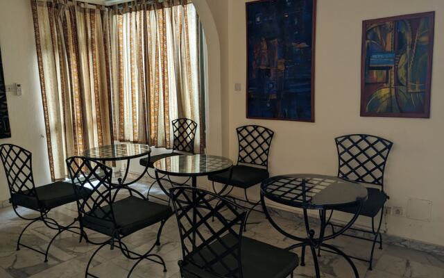 Veronica Guest House