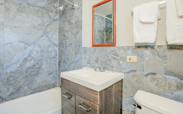 Miami Inn & Suites