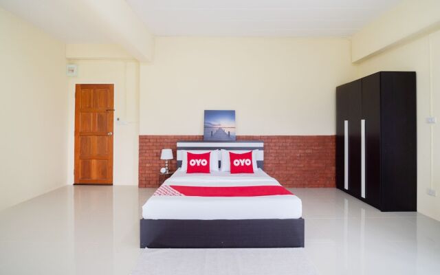 OYO 1047 EK Residence Banchang City
