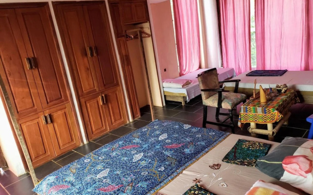 Scorpion Hill Lodge - Hostel