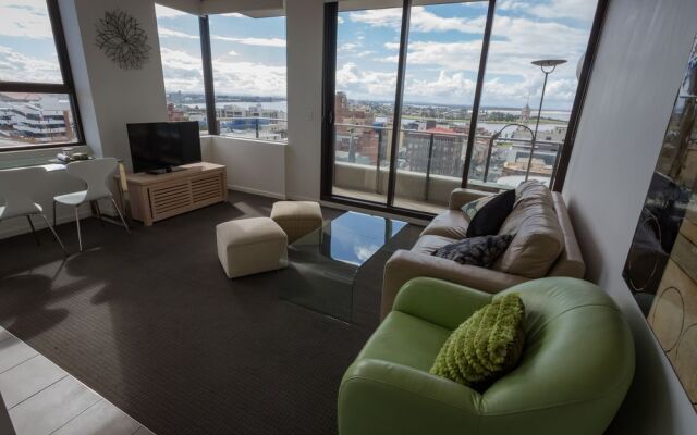 Watt Street Studio Apartment w/ Ocean Views