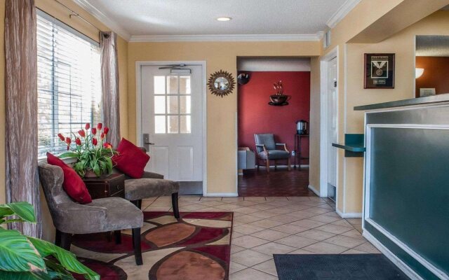 Suburban Studios Albuquerque Midtown - University