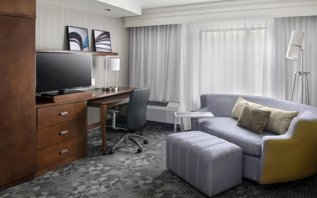 Courtyard Paramus