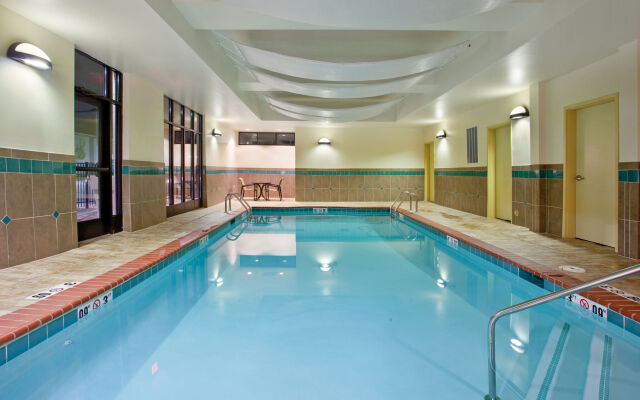 Holiday Inn St. Louis Fairview Heights by IHG