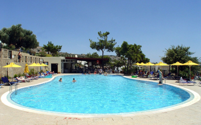 Marianthi Studios & Apartments