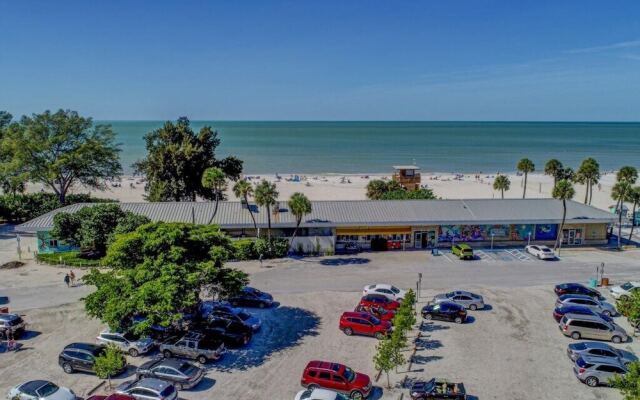 The Anna Maria Island Beach Castaway 1