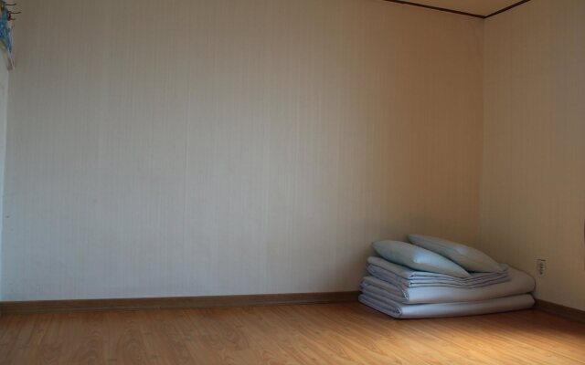 Minjoonggak Guesthouse