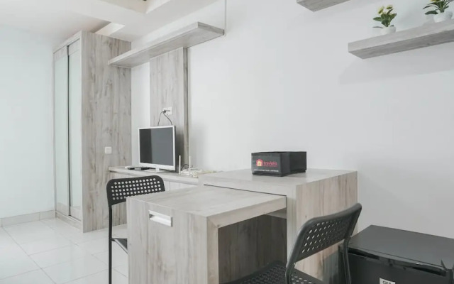 Cozy And Nice Studio At Amethyst Apartment