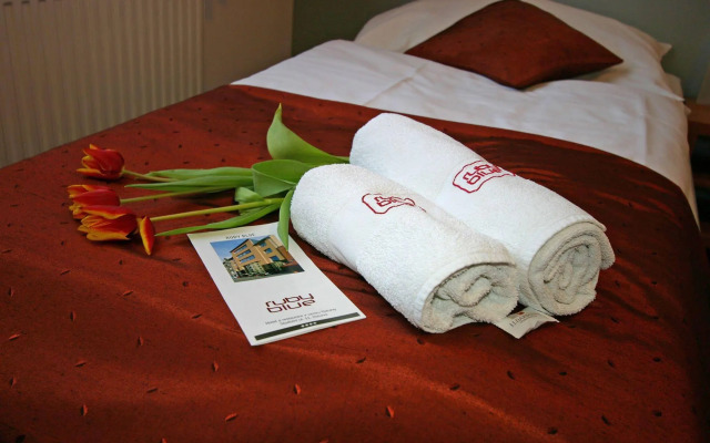 Hotel Ruby Blue