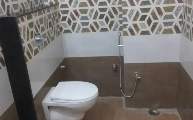 OYO 93387 Hotel Swarna Palace