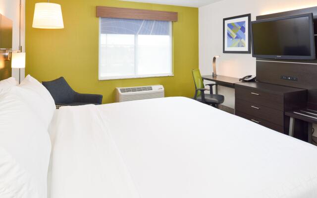 Holiday Inn Express Wixom by IHG