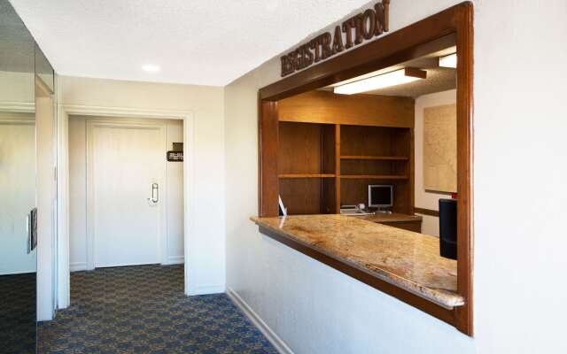 Travelodge by Wyndham Ocean Front