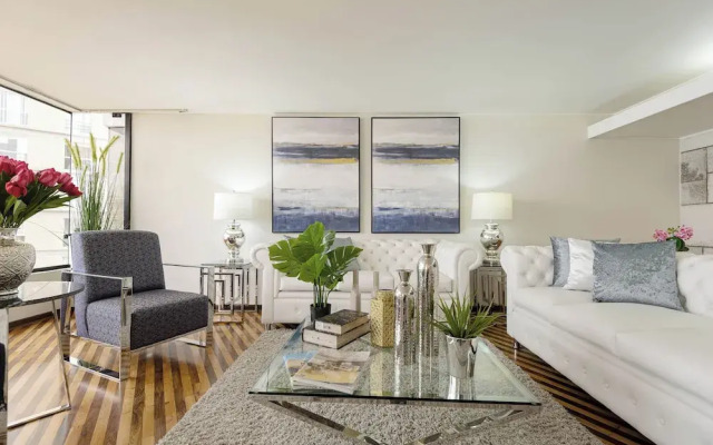 OceanFront Larcomar Apartments