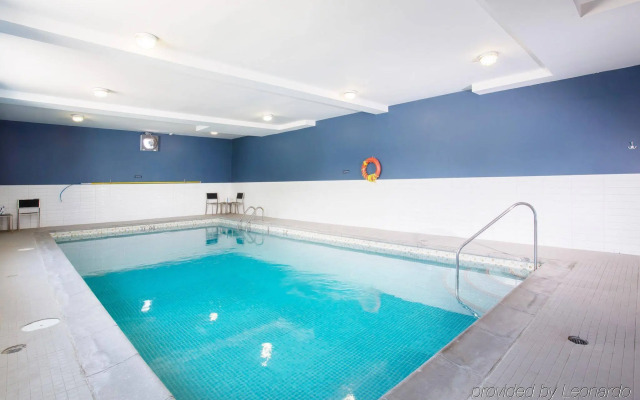 Sandman Hotel Vernon