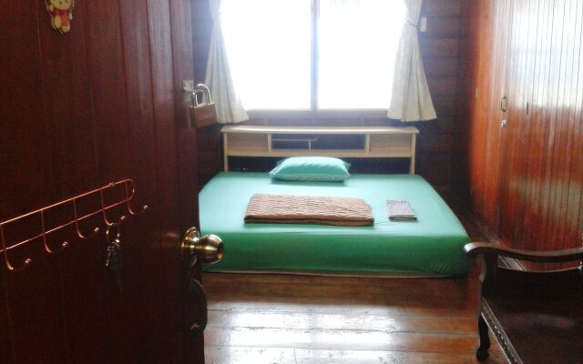 Ray Nu Guest House