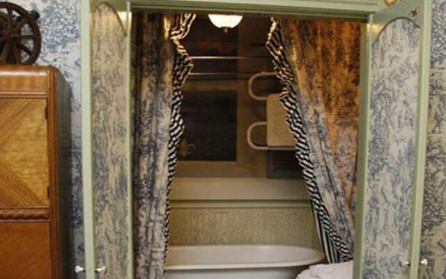 Seven Sisters Inn (A Historical Bed and Breakfast)