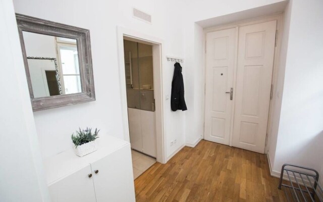 Beautiful Apartment Near Charles Bridge