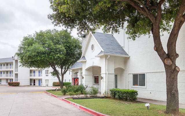 Motel 6 Grand Prairie, TX - Near Six Flags Drive