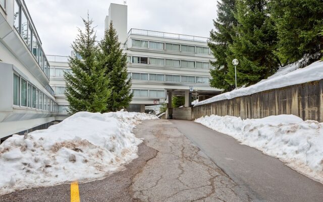 Decent Holiday Home in Mezzana With Garage