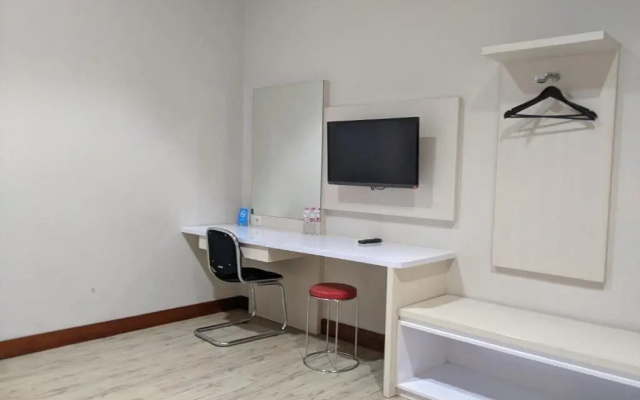 Twin Star – Guest Rooms – Surakarta