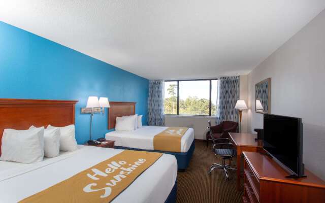 Days Inn & Suites by Wyndham Tallahassee Conf Center I-10