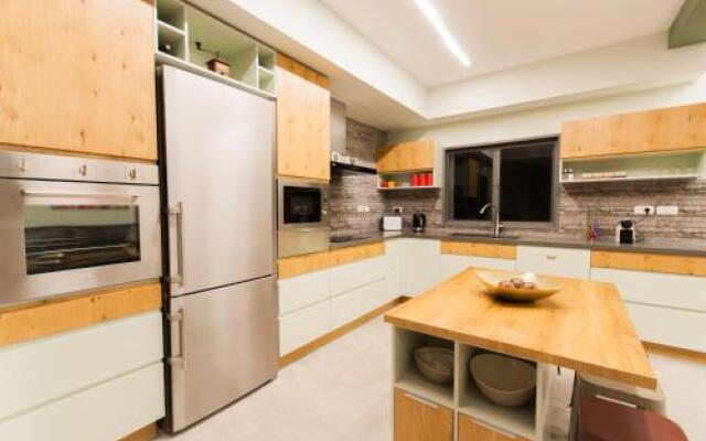 Ben Gurion Apartment