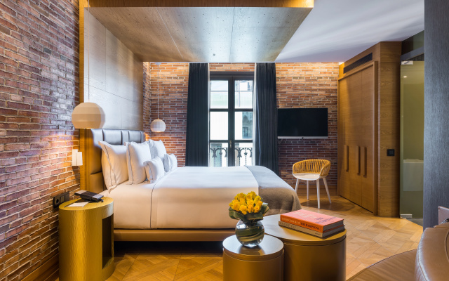 Monument Hotel - photo 2