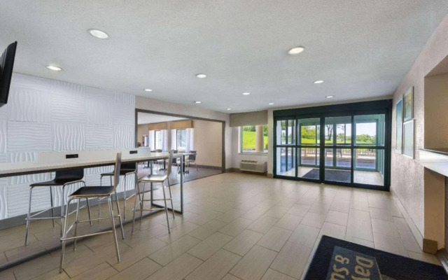Days Inn by Wyndham Kansas City Northeast