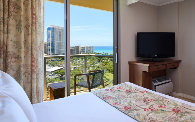 Luana Waikiki Hotel & Suites