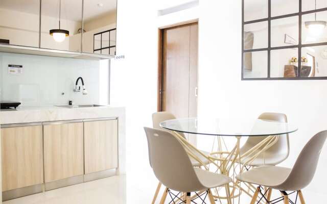 Spacious & Deluxe 2BR Gateway Ahmad Yani Cicadas Apartment