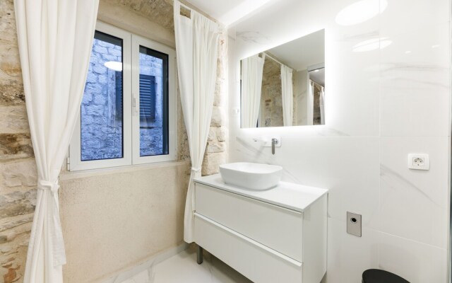 Palace Luxury Room